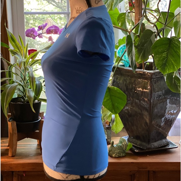 Under Armour Heat Gear Shirt - Picture 2 of 7